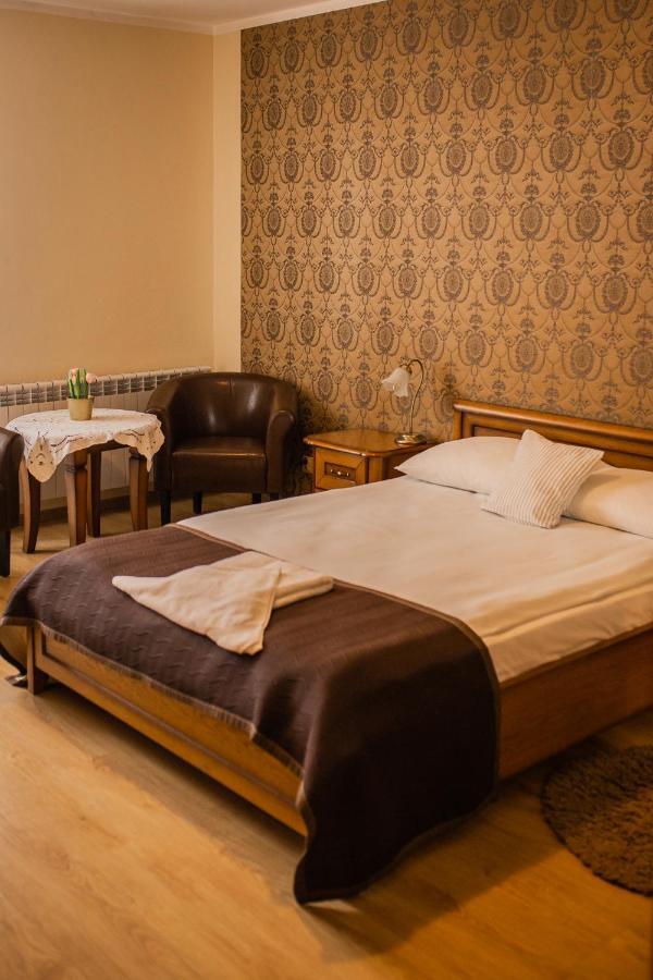 Hotel Przedzamcze Dzialdowo Ngoại thất bức ảnh
