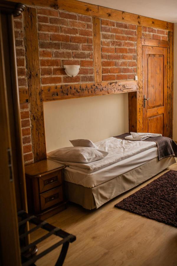 Hotel Przedzamcze Dzialdowo Ngoại thất bức ảnh