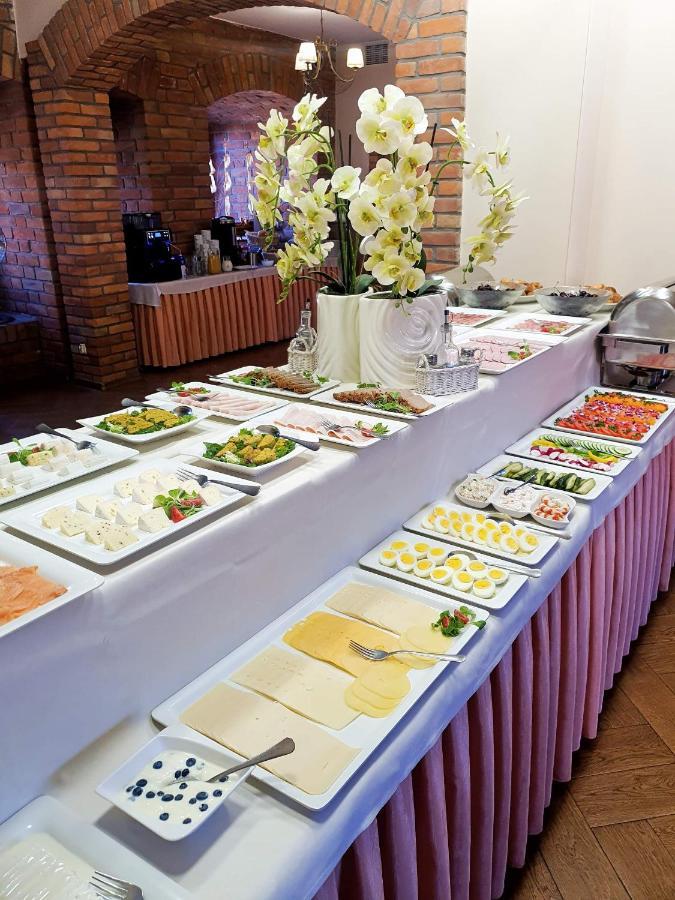 Hotel Przedzamcze Dzialdowo Ngoại thất bức ảnh